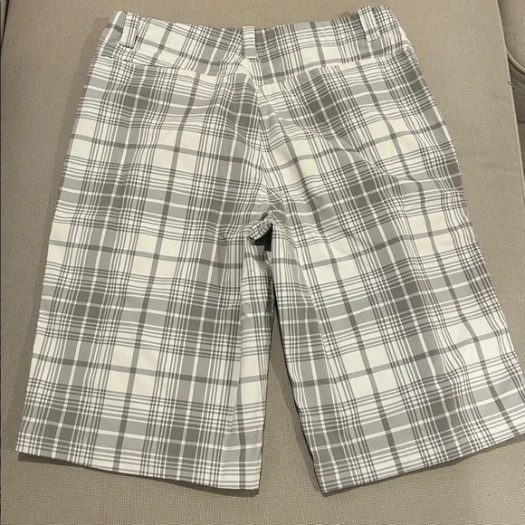 Nike Golf Tour Performance Bundle Gray and Green Plaid Boys Size Large - Picture 8 of 16